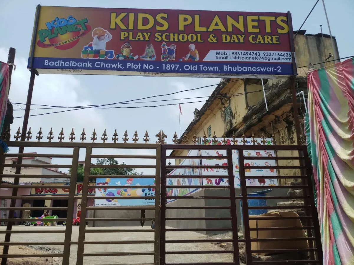 Kids Planet school entrance in Old Town